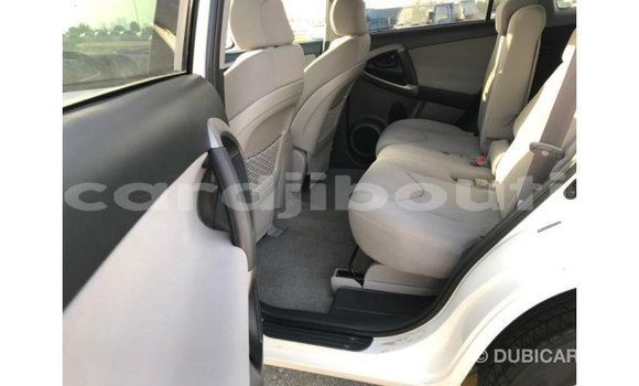 Buy Import Toyota 4Runner White Car in Import - Dubai in Ali Sabieh Region Buy Import Toyota 4Runner White Car in Import - Dubai in Ali Sabieh Region