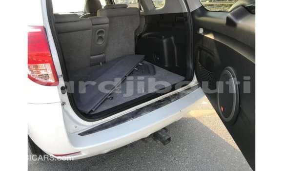 Buy Import Toyota 4Runner White Car in Import - Dubai in Ali Sabieh Region Buy Import Toyota 4Runner White Car in Import - Dubai in Ali Sabieh Region