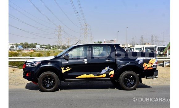 Acheter Import Voiture Toyota Hilux Noir à Import - Dubai, Ali Sabieh Region Acheter Import Voiture Toyota Hilux Noir à Import - Dubai, Ali Sabieh Region