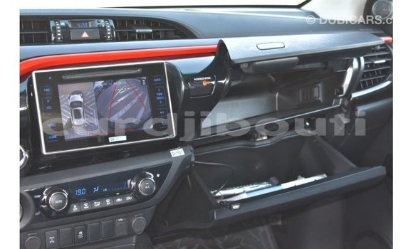 Acheter Import Voiture Toyota Hilux Noir à Import - Dubai, Ali Sabieh Region Acheter Import Voiture Toyota Hilux Noir à Import - Dubai, Ali Sabieh Region