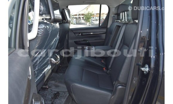 Acheter Import Voiture Toyota Hilux Noir à Import - Dubai, Ali Sabieh Region Acheter Import Voiture Toyota Hilux Noir à Import - Dubai, Ali Sabieh Region
