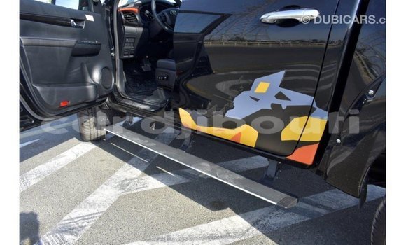 Acheter Import Voiture Toyota Hilux Noir à Import - Dubai, Ali Sabieh Region Acheter Import Voiture Toyota Hilux Noir à Import - Dubai, Ali Sabieh Region