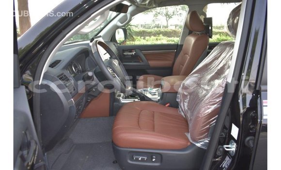 Acheter Import Voiture Toyota Land Cruiser Noir à Import - Dubai, Ali Sabieh Region Acheter Import Voiture Toyota Land Cruiser Noir à Import - Dubai, Ali Sabieh Region