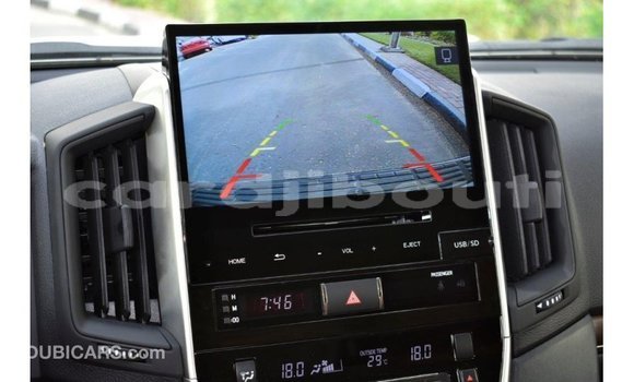 Acheter Import Voiture Toyota Land Cruiser Noir à Import - Dubai, Ali Sabieh Region Acheter Import Voiture Toyota Land Cruiser Noir à Import - Dubai, Ali Sabieh Region