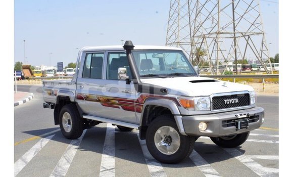 Acheter Import Voiture Toyota Land Cruiser Autre à Import - Dubai, Ali Sabieh Region Acheter Import Voiture Toyota Land Cruiser Autre à Import - Dubai, Ali Sabieh Region