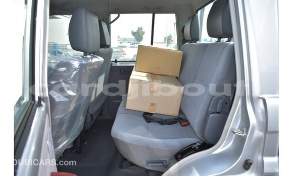 Acheter Import Voiture Toyota Land Cruiser Autre à Import - Dubai, Ali Sabieh Region Acheter Import Voiture Toyota Land Cruiser Autre à Import - Dubai, Ali Sabieh Region