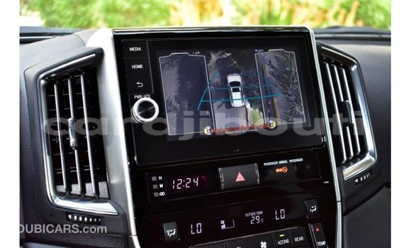 Acheter Import Voiture Toyota Land Cruiser Autre à Import - Dubai, Ali Sabieh Region Acheter Import Voiture Toyota Land Cruiser Autre à Import - Dubai, Ali Sabieh Region