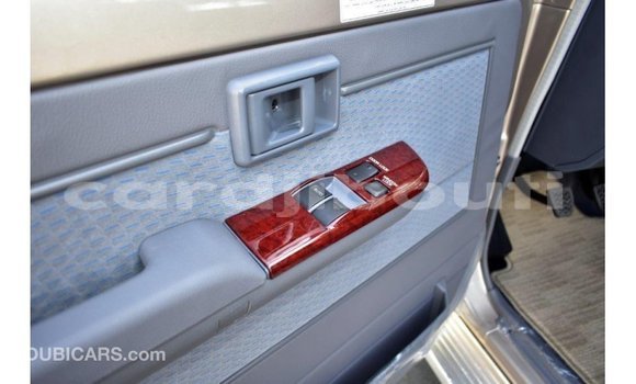 Acheter Import Voiture Toyota Land Cruiser Autre à Import - Dubai, Ali Sabieh Region Acheter Import Voiture Toyota Land Cruiser Autre à Import - Dubai, Ali Sabieh Region