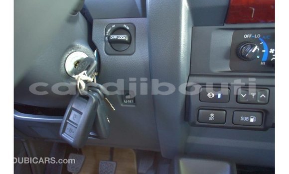 Acheter Import Voiture Toyota Land Cruiser Autre à Import - Dubai, Ali Sabieh Region Acheter Import Voiture Toyota Land Cruiser Autre à Import - Dubai, Ali Sabieh Region