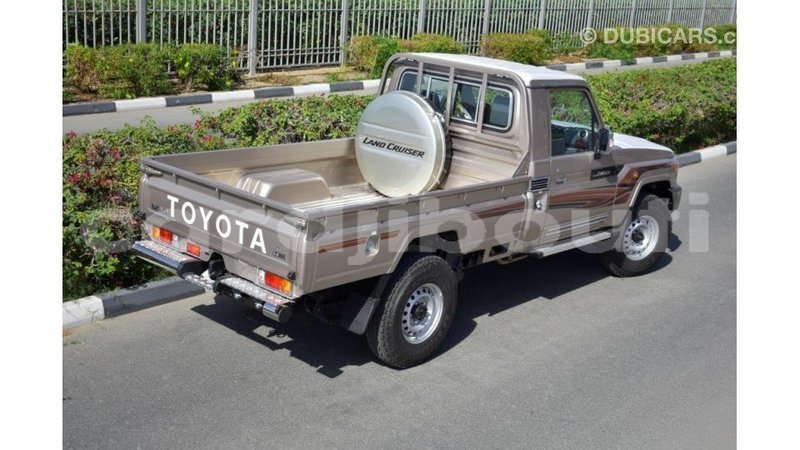 Big with watermark toyota land cruiser ali sabieh region import dubai 1918