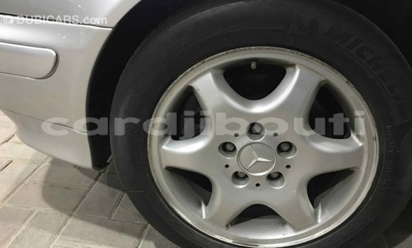 Acheter Import Voiture Mercedes-Benz 190 (W201) Autre à Import - Dubai, Ali Sabieh Region