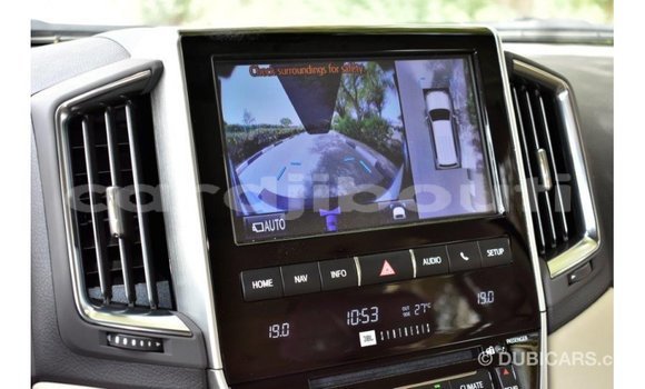 Acheter Import Voiture Toyota Land Cruiser Blanc à Import - Dubai, Ali Sabieh Region Acheter Import Voiture Toyota Land Cruiser Blanc à Import - Dubai, Ali Sabieh Region