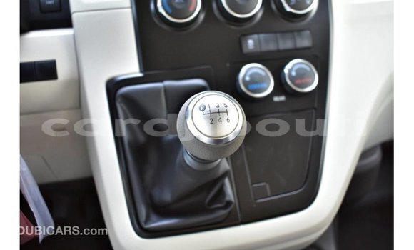 Acheter Import Voiture Toyota Hiace Blanc à Import - Dubai, Ali Sabieh Region Acheter Import Voiture Toyota Hiace Blanc à Import - Dubai, Ali Sabieh Region