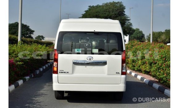 Acheter Import Voiture Toyota Hiace Blanc à Import - Dubai, Ali Sabieh Region Acheter Import Voiture Toyota Hiace Blanc à Import - Dubai, Ali Sabieh Region