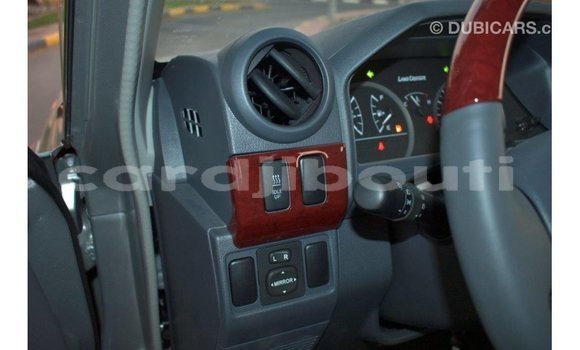 Acheter Import Voiture Toyota Land Cruiser Autre à Import - Dubai, Ali Sabieh Region Acheter Import Voiture Toyota Land Cruiser Autre à Import - Dubai, Ali Sabieh Region