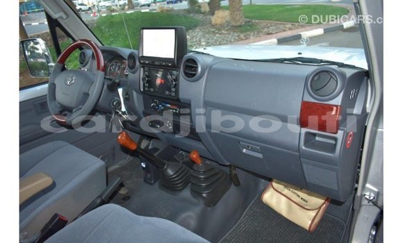 Acheter Import Voiture Toyota Land Cruiser Autre à Import - Dubai, Ali Sabieh Region Acheter Import Voiture Toyota Land Cruiser Autre à Import - Dubai, Ali Sabieh Region