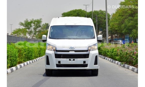Acheter Import Voiture Toyota Hiace Blanc à Import - Dubai, Ali Sabieh Region Acheter Import Voiture Toyota Hiace Blanc à Import - Dubai, Ali Sabieh Region