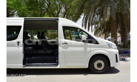 Acheter Import Voiture Toyota Hiace Blanc à Import - Dubai, Ali Sabieh Region Acheter Import Voiture Toyota Hiace Blanc à Import - Dubai, Ali Sabieh Region