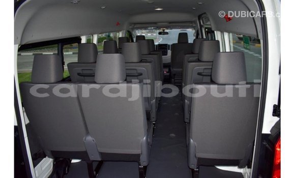 Acheter Import Voiture Toyota Hiace Blanc à Import - Dubai, Ali Sabieh Region Acheter Import Voiture Toyota Hiace Blanc à Import - Dubai, Ali Sabieh Region
