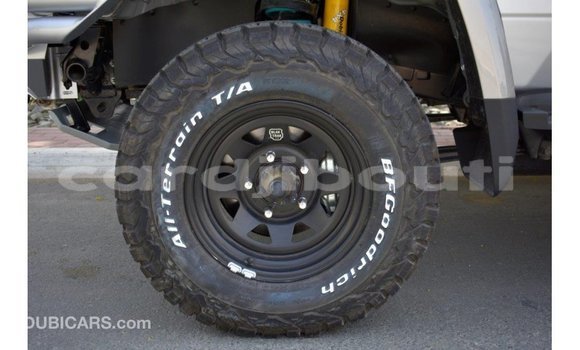 Acheter Import Voiture Toyota Land Cruiser Autre à Import - Dubai, Ali Sabieh Region Acheter Import Voiture Toyota Land Cruiser Autre à Import - Dubai, Ali Sabieh Region
