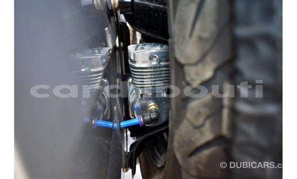 Acheter Import Voiture Toyota Land Cruiser Autre à Import - Dubai, Ali Sabieh Region Acheter Import Voiture Toyota Land Cruiser Autre à Import - Dubai, Ali Sabieh Region