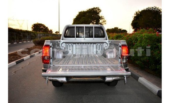 Acheter Import Voiture Toyota Hilux Autre à Import - Dubai, Ali Sabieh Region Acheter Import Voiture Toyota Hilux Autre à Import - Dubai, Ali Sabieh Region