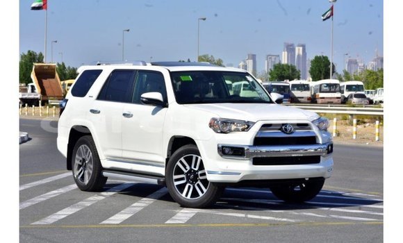 Acheter Import Voiture Toyota 4Runner Blanc à Import - Dubai, Ali Sabieh Region Acheter Import Voiture Toyota 4Runner Blanc à Import - Dubai, Ali Sabieh Region