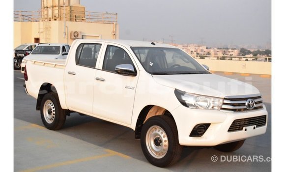 Acheter Import Voiture Toyota Hilux Blanc à Import - Dubai, Ali Sabieh Region Acheter Import Voiture Toyota Hilux Blanc à Import - Dubai, Ali Sabieh Region