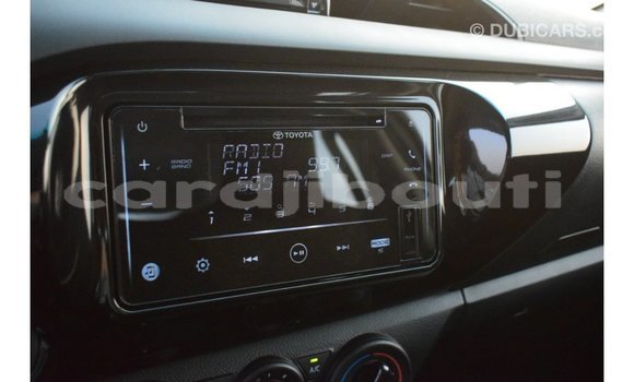 Acheter Import Voiture Toyota Hilux Blanc à Import - Dubai, Ali Sabieh Region Acheter Import Voiture Toyota Hilux Blanc à Import - Dubai, Ali Sabieh Region