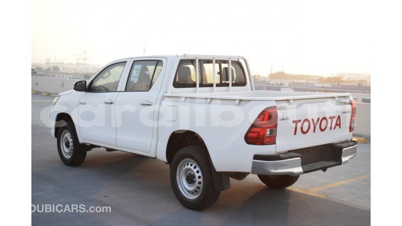 Big with watermark toyota hilux ali sabieh region import dubai 1931