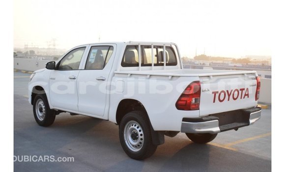 Acheter Import Voiture Toyota Hilux Blanc à Import - Dubai, Ali Sabieh Region Acheter Import Voiture Toyota Hilux Blanc à Import - Dubai, Ali Sabieh Region