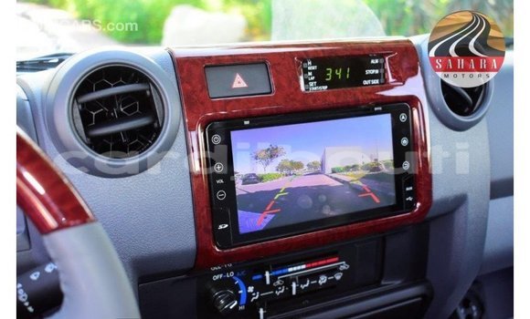 Acheter Import Voiture Toyota Land Cruiser Rouge à Import - Dubai, Ali Sabieh Region Acheter Import Voiture Toyota Land Cruiser Rouge à Import - Dubai, Ali Sabieh Region