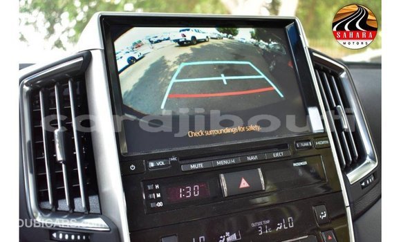 Acheter Import Voiture Toyota Land Cruiser Noir à Import - Dubai, Ali Sabieh Region Acheter Import Voiture Toyota Land Cruiser Noir à Import - Dubai, Ali Sabieh Region