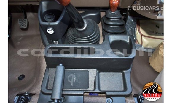 Acheter Import Voiture Toyota Land Cruiser Autre à Import - Dubai, Ali Sabieh Region Acheter Import Voiture Toyota Land Cruiser Autre à Import - Dubai, Ali Sabieh Region