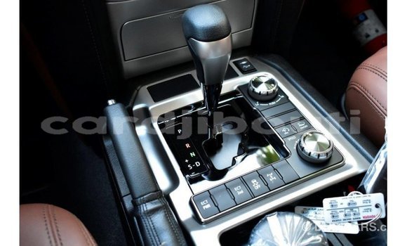 Acheter Import Voiture Toyota Land Cruiser Blanc à Import - Dubai, Ali Sabieh Region Acheter Import Voiture Toyota Land Cruiser Blanc à Import - Dubai, Ali Sabieh Region