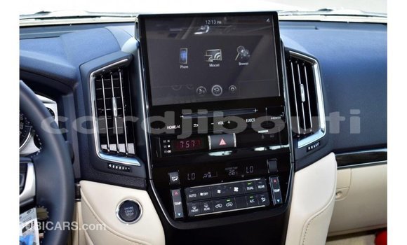 Acheter Import Voiture Toyota Land Cruiser Noir à Import - Dubai, Ali Sabieh Region Acheter Import Voiture Toyota Land Cruiser Noir à Import - Dubai, Ali Sabieh Region