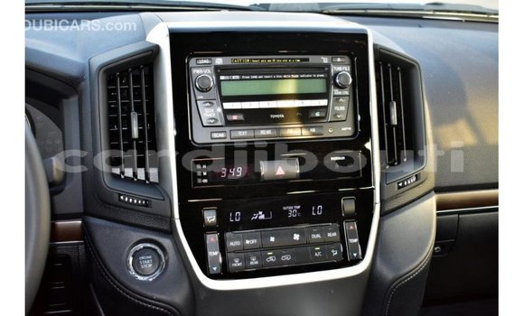Acheter Import Voiture Toyota Land Cruiser Noir à Import - Dubai, Ali Sabieh Region Acheter Import Voiture Toyota Land Cruiser Noir à Import - Dubai, Ali Sabieh Region