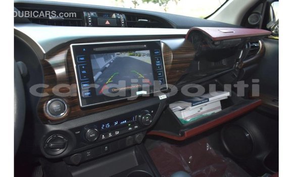 Acheter Import Voiture Toyota Hilux Noir à Import - Dubai, Ali Sabieh Region Acheter Import Voiture Toyota Hilux Noir à Import - Dubai, Ali Sabieh Region