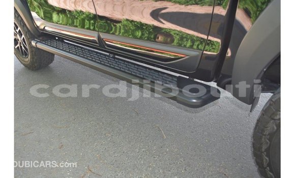 Acheter Import Voiture Toyota Hilux Noir à Import - Dubai, Ali Sabieh Region Acheter Import Voiture Toyota Hilux Noir à Import - Dubai, Ali Sabieh Region