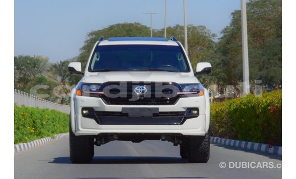 Acheter Import Voiture Toyota Land Cruiser Blanc à Import - Dubai, Ali Sabieh Region Acheter Import Voiture Toyota Land Cruiser Blanc à Import - Dubai, Ali Sabieh Region