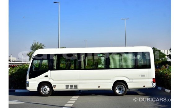 Acheter Import Voiture Toyota Coaster Blanc à Import - Dubai, Ali Sabieh Region Acheter Import Voiture Toyota Coaster Blanc à Import - Dubai, Ali Sabieh Region