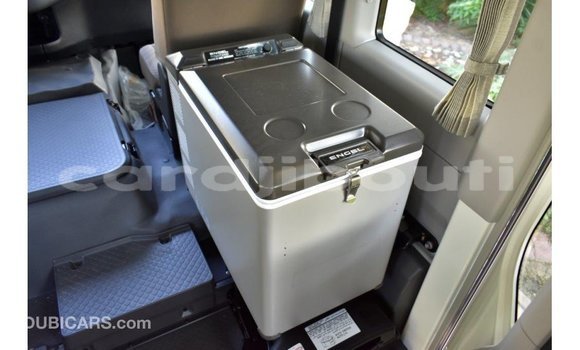 Acheter Import Voiture Toyota Coaster Blanc à Import - Dubai, Ali Sabieh Region Acheter Import Voiture Toyota Coaster Blanc à Import - Dubai, Ali Sabieh Region