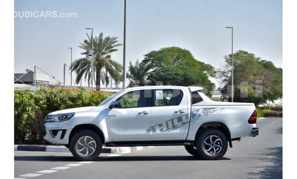 Acheter Import Voiture Toyota Hilux Blanc à Import - Dubai, Ali Sabieh Region Acheter Import Voiture Toyota Hilux Blanc à Import - Dubai, Ali Sabieh Region