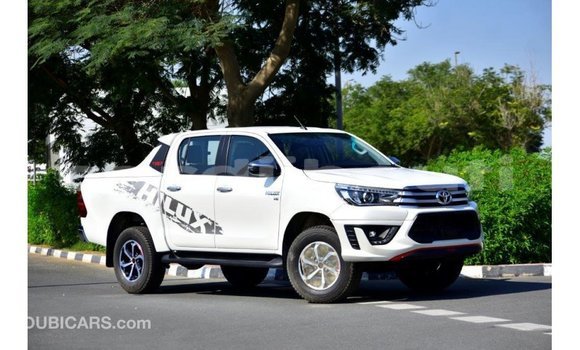 Acheter Import Voiture Toyota Hilux Blanc à Import - Dubai, Ali Sabieh Region Acheter Import Voiture Toyota Hilux Blanc à Import - Dubai, Ali Sabieh Region