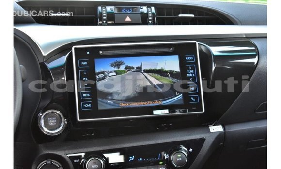 Acheter Import Voiture Toyota Hilux Blanc à Import - Dubai, Ali Sabieh Region Acheter Import Voiture Toyota Hilux Blanc à Import - Dubai, Ali Sabieh Region