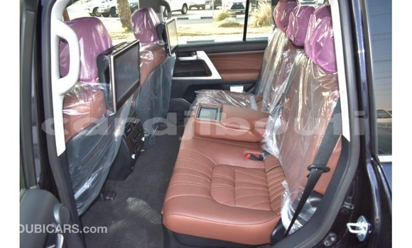Acheter Import Voiture Toyota Land Cruiser Noir à Import - Dubai, Ali Sabieh Region Acheter Import Voiture Toyota Land Cruiser Noir à Import - Dubai, Ali Sabieh Region