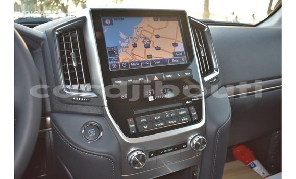 Acheter Import Voiture Toyota Land Cruiser Noir à Import - Dubai, Ali Sabieh Region Acheter Import Voiture Toyota Land Cruiser Noir à Import - Dubai, Ali Sabieh Region