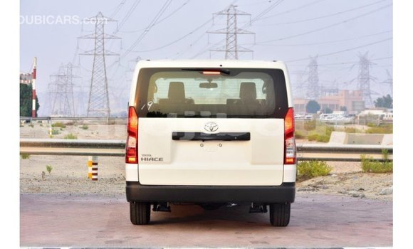Acheter Import Voiture Toyota Hiace Blanc à Import - Dubai, Ali Sabieh Region Acheter Import Voiture Toyota Hiace Blanc à Import - Dubai, Ali Sabieh Region