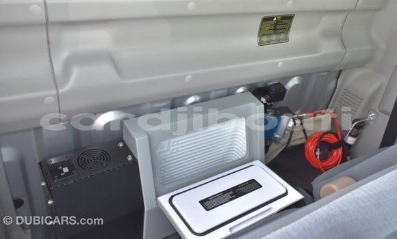 Acheter Import Voiture Toyota Land Cruiser Autre à Import - Dubai, Ali Sabieh Region Acheter Import Voiture Toyota Land Cruiser Autre à Import - Dubai, Ali Sabieh Region