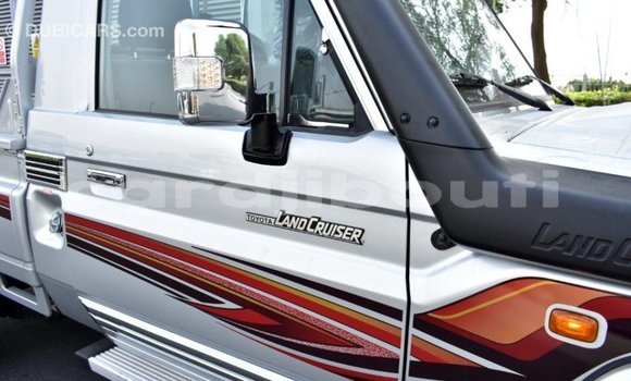 Acheter Import Voiture Toyota Land Cruiser Autre à Import - Dubai, Ali Sabieh Region Acheter Import Voiture Toyota Land Cruiser Autre à Import - Dubai, Ali Sabieh Region